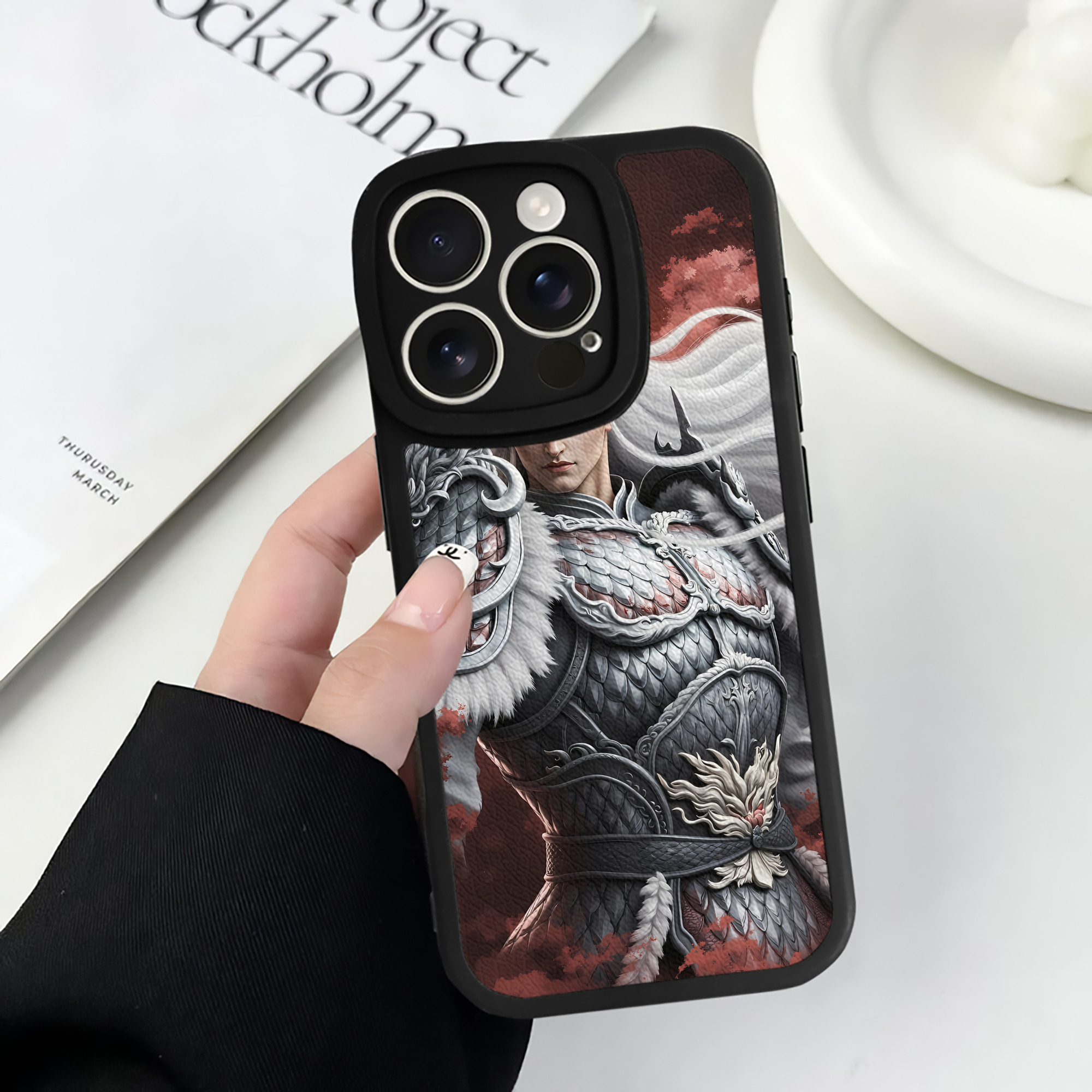 （画像用） Ne Zha 2 ナタ 魔童の大暴れ 【iPhone 16シリーズ対応】シリコンスマホケース（レザー調） 材質：シリコン